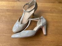 Paul Green Pumps T-Strap Lackleder Gr. 6 1/2 Bremen-Mitte - Ostertor Vorschau