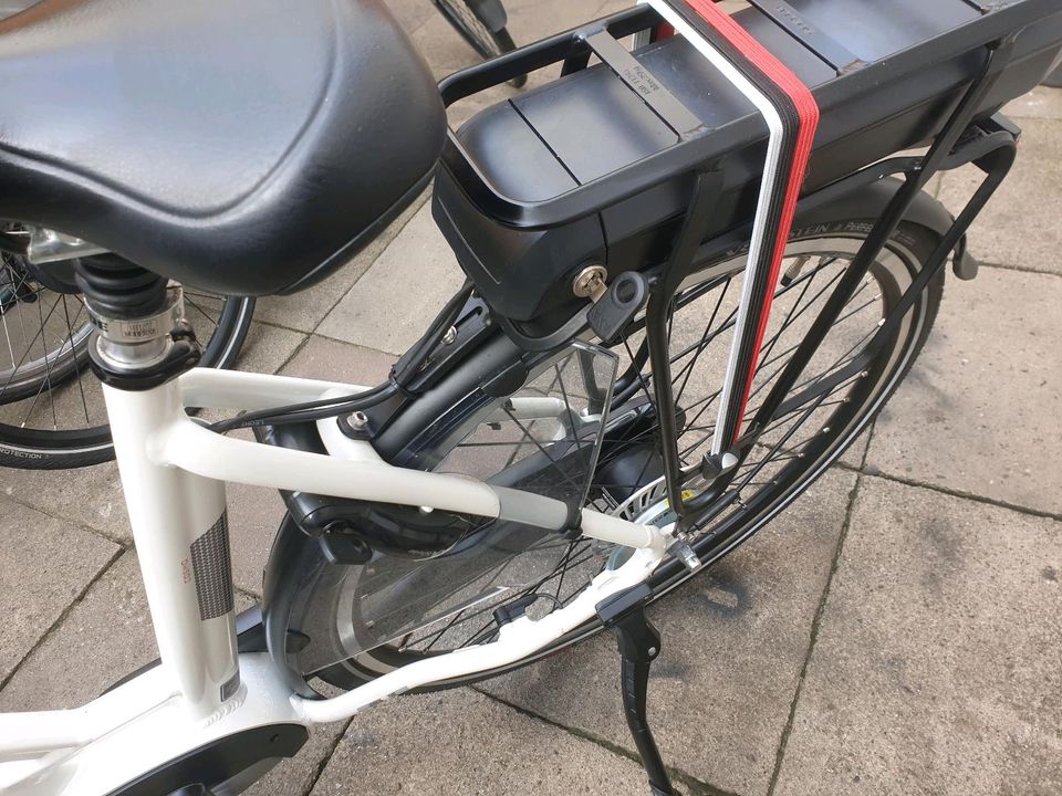 E Bike 28 Zoll Damen STELLA Cosmo..2019..2754km..RW 140 km.. in Langwedel