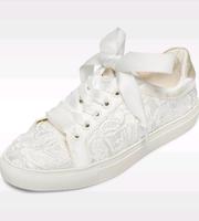 Brautschuhe Brautsneaker weiß Spitze Größe 39 Hessen - Hirschhorn (Neckar) Vorschau