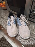 Turnschuhe Adidas Gr. 39,5 Hessen - Griesheim Vorschau