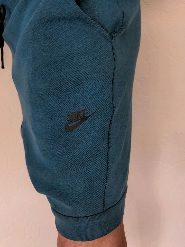 Nike Shorts Herren S/M blau top Zustand in Völklingen