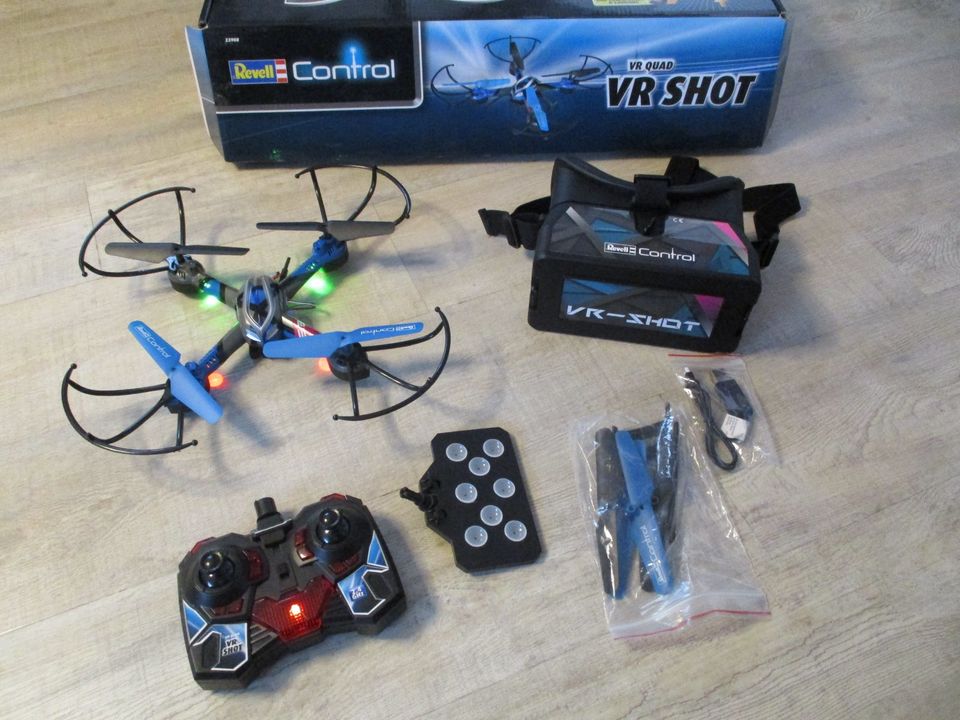 Revell Control RC VR Quadrocopter mit FPV Kamera und VR-Brille, in Waldenburg