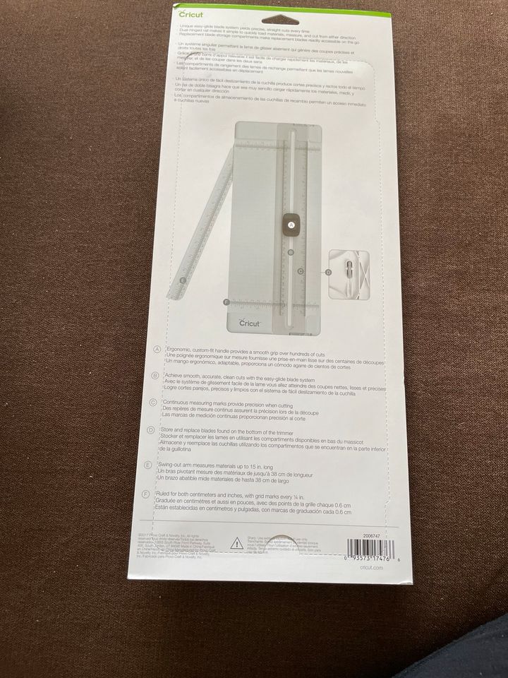 OVP - Cricut Portable Trimmer - Papierschneider, Schneidemaschine in Hamburg