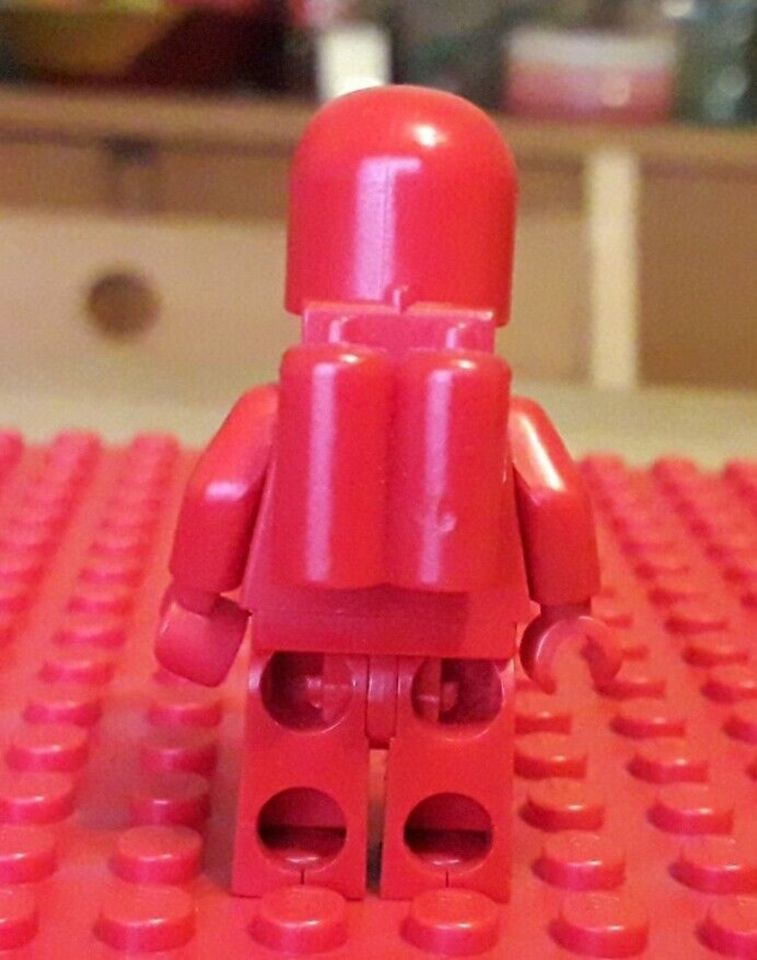 Lego Figur: Classic Space Minifigur Astronaut, Rot, 80er Jahre in Karlsruhe