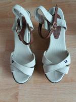Tommy Hilfiger, 40-41 neuwertige Sandalette mit Keilabsatz Niedersachsen - Herzberg am Harz Vorschau