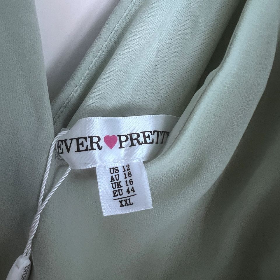 Kleid von Ever Pretty in Krefeld