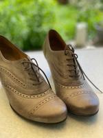 Gabor Echtleder Pumps Vintage Look mit Lochmuster Gr.37,5 Bayern - Vöhringen Vorschau