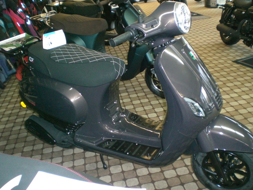 GTS Toscana Dynamic  MOFA  Roller wie Vespa LX50 in Köln Vogelsang