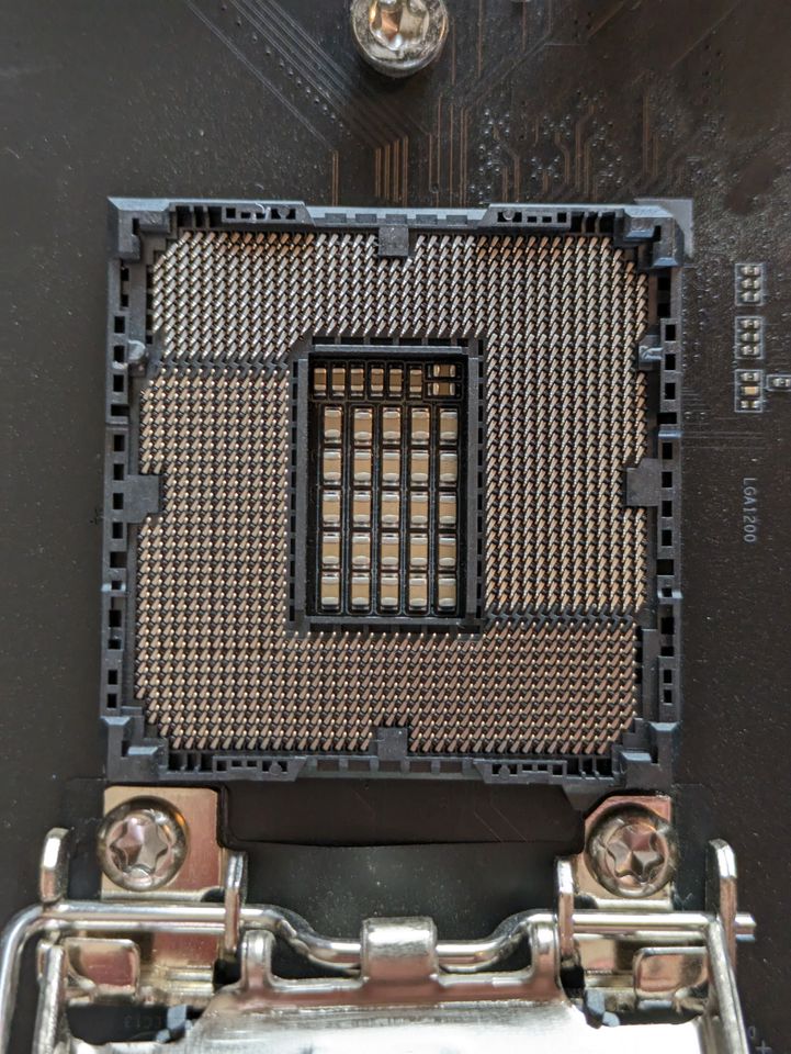 Gigabyte Z490 AORUS Pro AX | Motherboard | Intel 1200 in Otterndorf