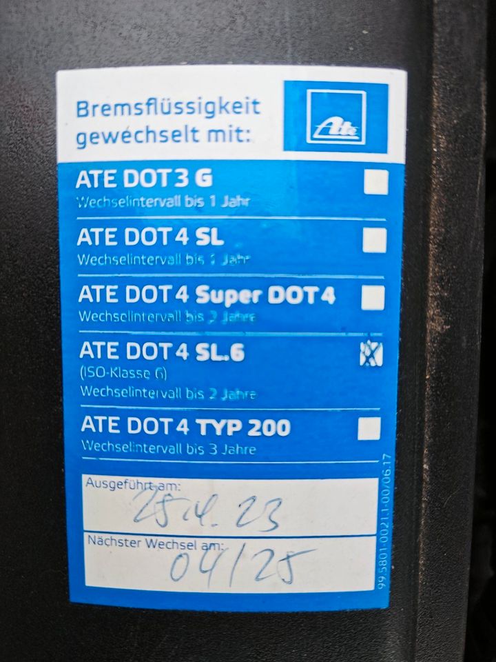 VW Golf 7 1.4 TSI Highline BMT S.Heft, Dynaudio, Bi-Xenon, AHK,.. in Dresden