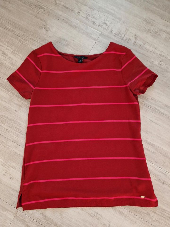 T-Shirt / Bluse von Tommy Hilfiger rot Gr. XS wie neu in Tetenhusen