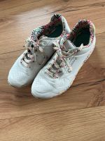 Sketchers Damenschuhe, Herzen Gr. 39 Nordrhein-Westfalen - Blomberg Vorschau