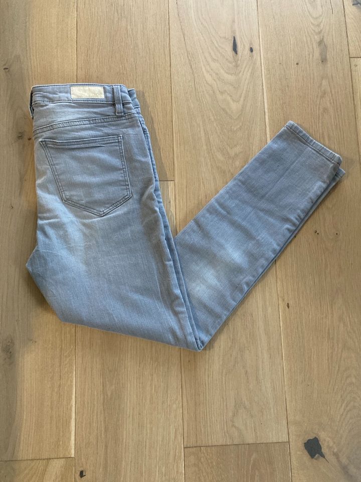 EDC Jeans by esprit waist 27 High skin fit in München