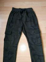 Hose/Jogger BundeswehrLook Jungen Gr.S mit Pullover Gr.S Nordrhein-Westfalen - Arnsberg Vorschau