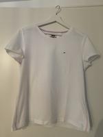 Weißes T-Shirt von Tommy Hilfiger Gr. S Baden-Württemberg - Freiburg im Breisgau Vorschau