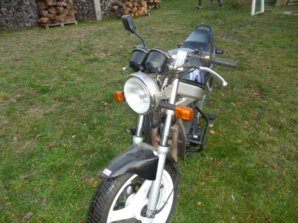 Motorrad/Suzuki/ /Zweiradfahrzeug/ GS 500 E/ zum Basteln in Neustrelitz