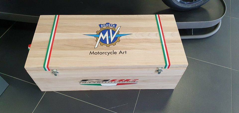 MV Agusta Racing-Kit UVP 1900€ 17-20 in Waldshut-Tiengen