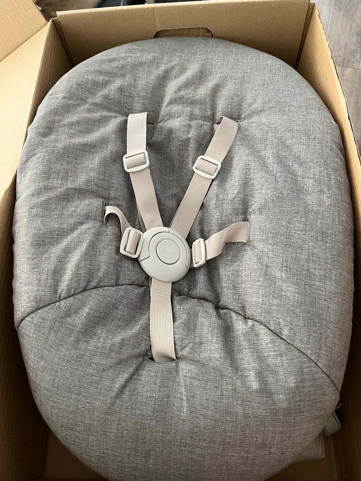 Stokke Nomi Newborn Set mit Spielebogen in Taucha