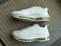 weiße NIKE Air Max 97 ‚Triple White‘  Sportschuhe Gr. 36.5 Wardenburg - Hundsmühlen Vorschau