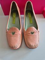 Lederpumps rosa mit Herzen und kleinem Absatz Gr. 39 Düsseldorf - Stadtmitte Vorschau
