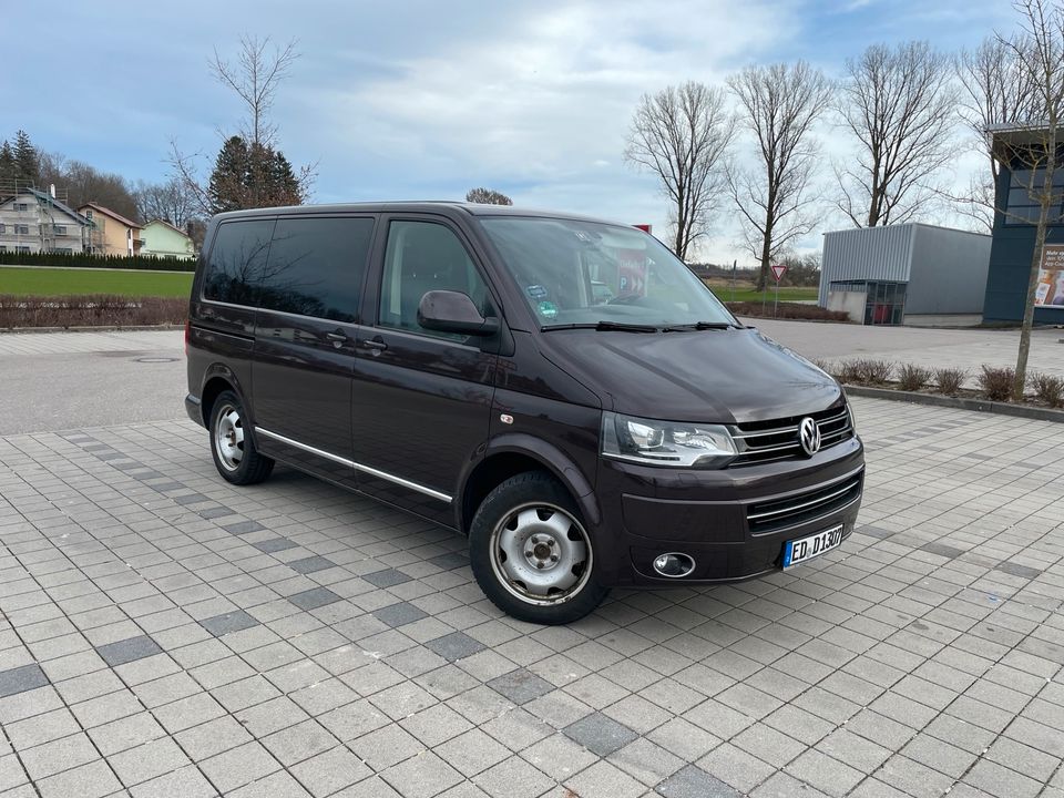 VW T5 Highline 4Motion 8fach bereift in Moosinning