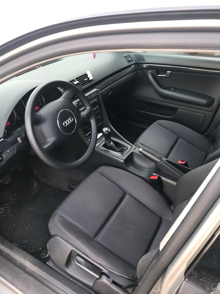 Audi A4 Kombi grau Export oder Teilespender in Remscheid