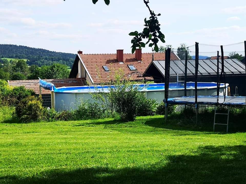 Zweifamilienhaus mit großem Garten im bayerischen Wald **** 435.000 VB ***** in Grainet