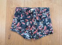 Shorts kurze Hose schwarz rot weiß beige H&M XXS 32 Hessen - Fronhausen Vorschau