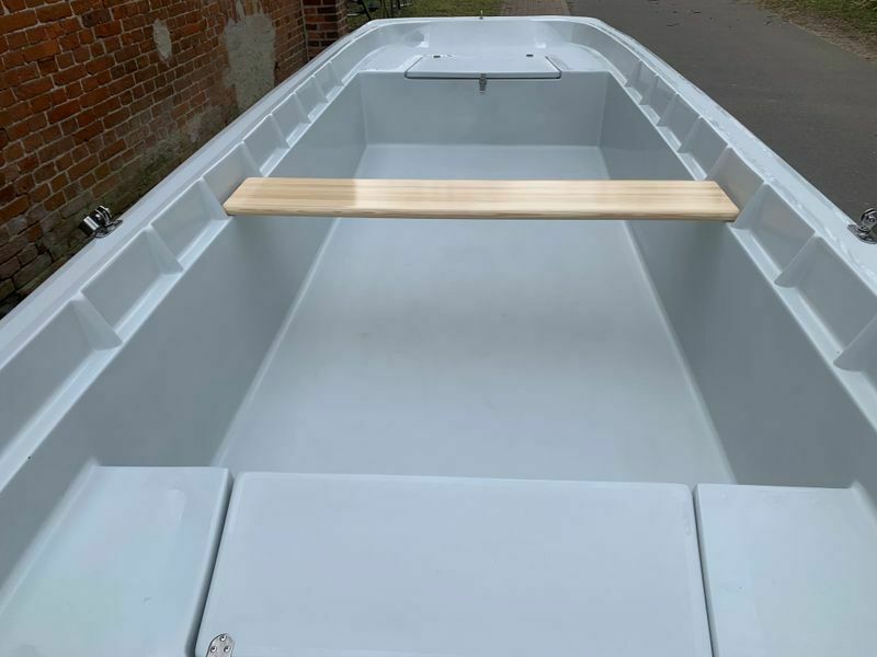 Trimaran Ruderboot Angelboot 400 cm lang bis 5 Personen NEU in Stavenhagen