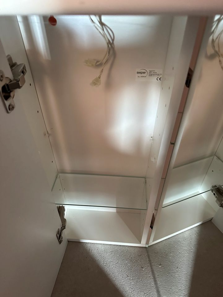 Alibertschrank Badezimmer Schrank in Waldmünchen