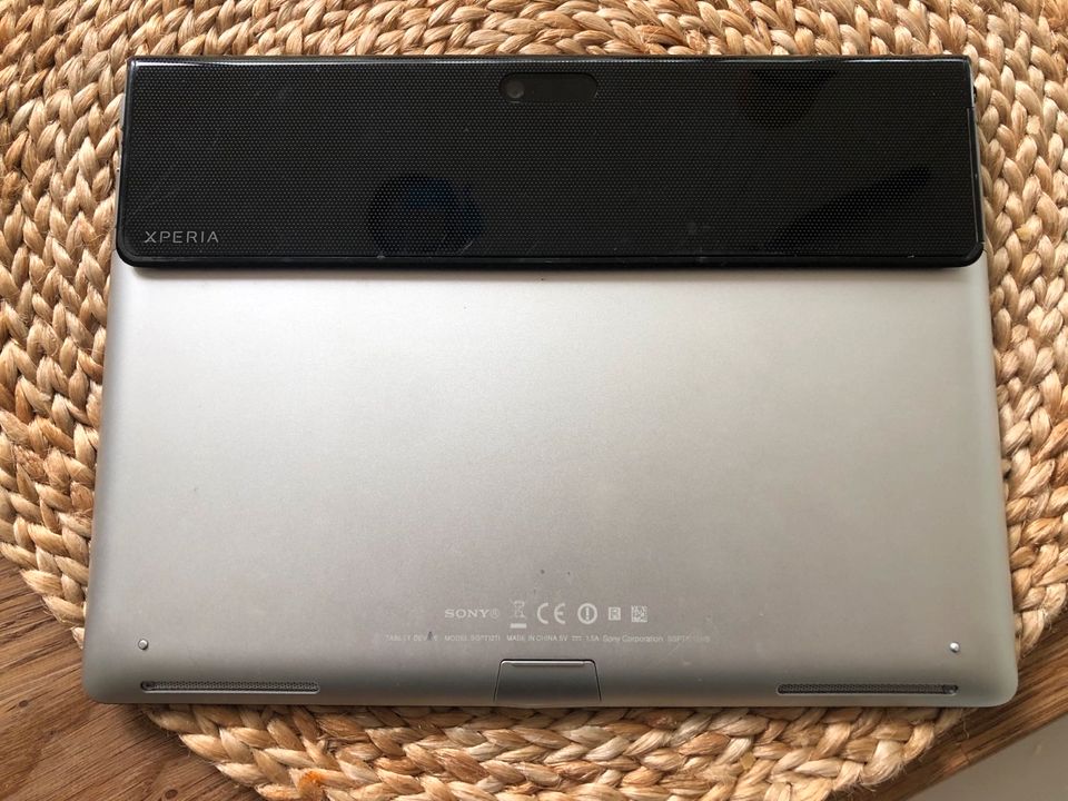 Sony Xperia Tablet mit passender Hülle in Zirndorf