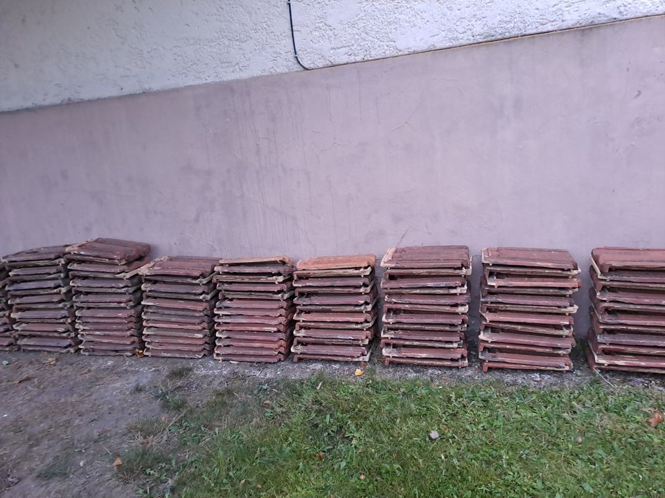 Ca. 300 gebrauchte, ältere Tondachziegel, guter Zustand in Maxhütte-Haidhof