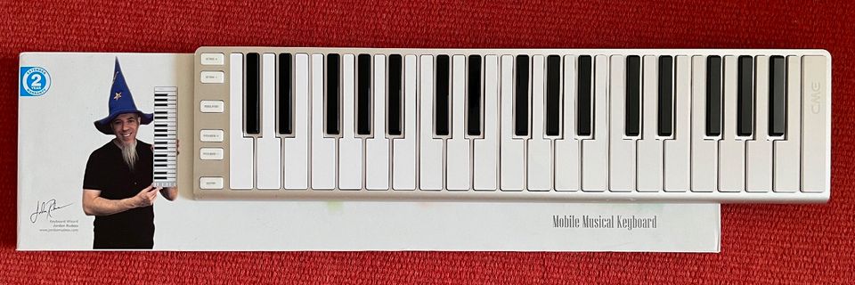 XKey 37 MIDI-Keyboard mit Zubehör von CME in Aichach