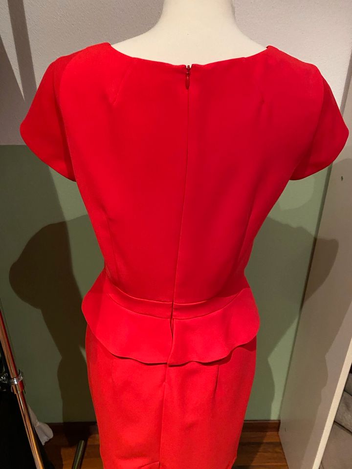 Kleid 34 rot Comma wie neu❣️ in Landshut