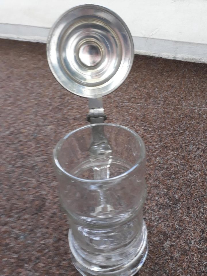 Uralter Glaskrug mit Klapp-Zinndeckel 1880  95,00 € in Plauen