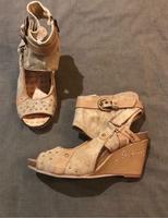 Schuhe * Sandaletten * Keilabsatz * Mustang * 38 Thüringen - Tanna Vorschau