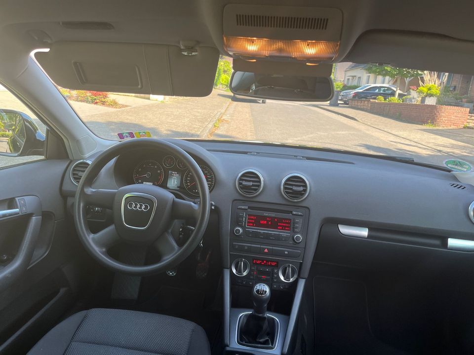 Audi A3 1.4 16V ATTRACTION / Klima in Kerpen
