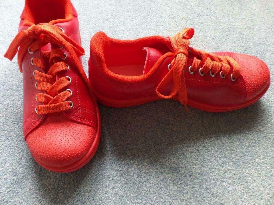 Damen Sneaker in Rot Größe 37 in Oststeinbek