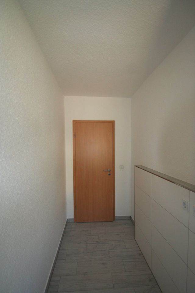 Neu sanierte 2-Raum-Wohnung mit viel Platz! in Hohenstein-Ernstthal
