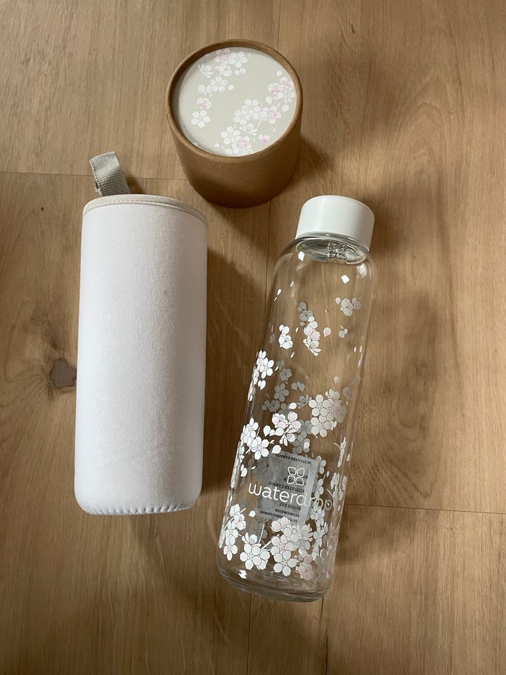 Waterdrop Glasflasche 600 ml Shiro Kirschblüten in Hainburg