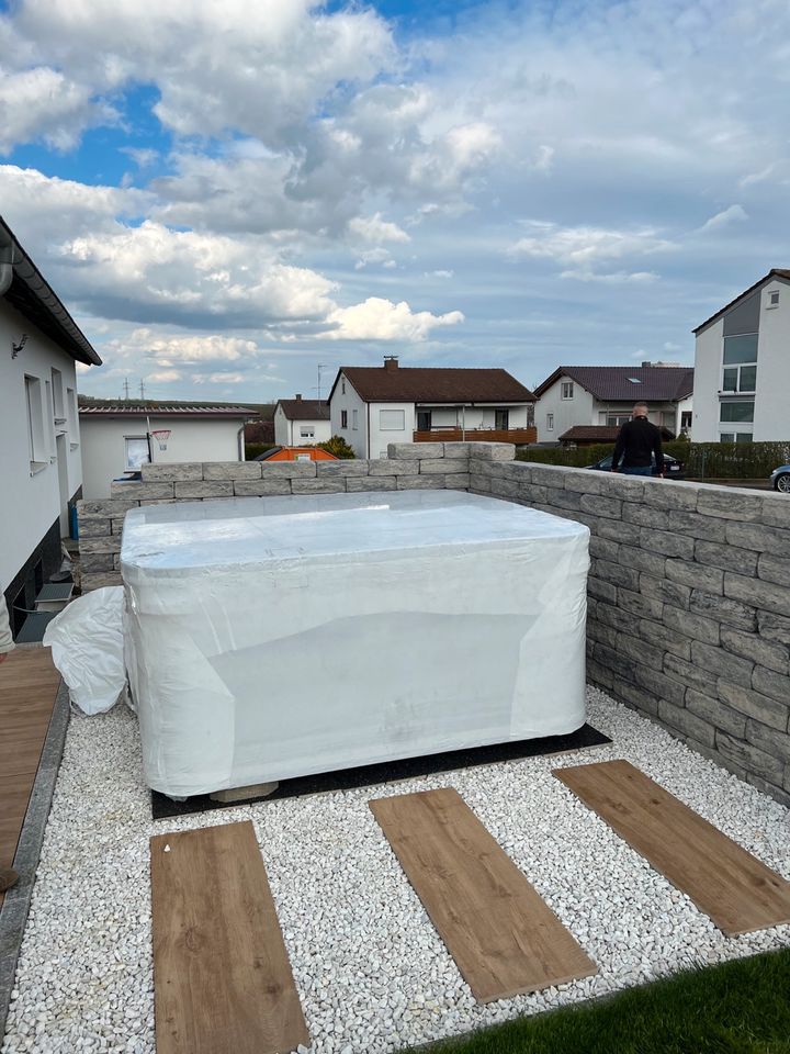 QUADRO Hot Tub Whirlpool 2,20m x 2,20m in Munderkingen