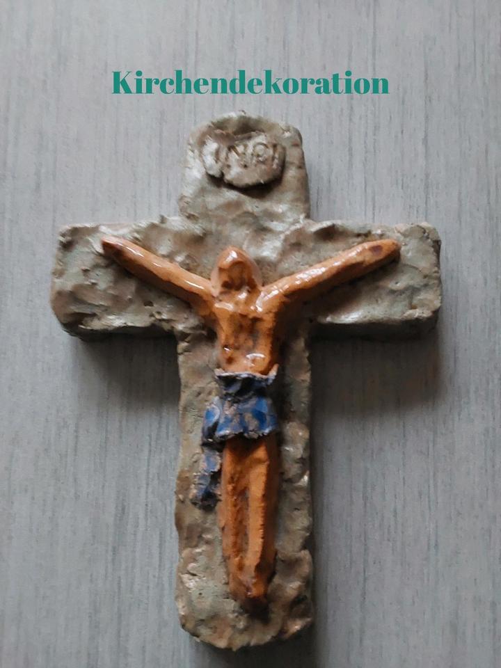 Kirchendekoration, christliches, religiösen Kreuz aus Ton in Marktzeuln