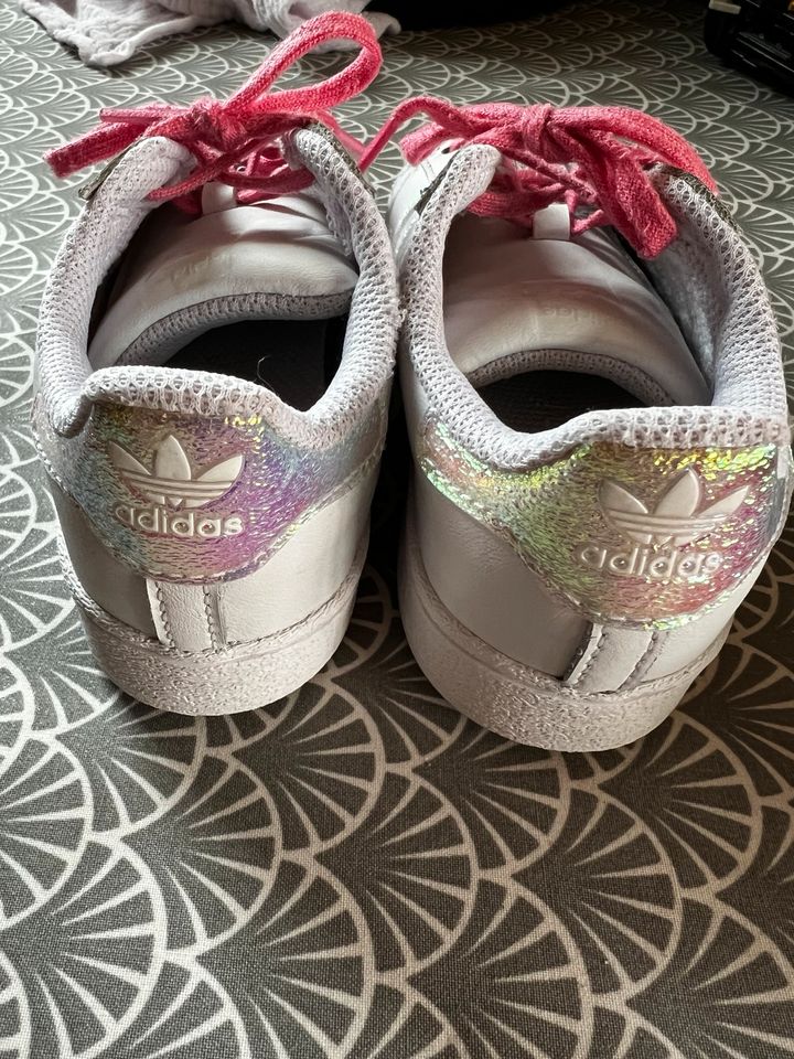 Adidas Schuh Gr 27 Mädchen weiß rosa in Heiligenhafen 