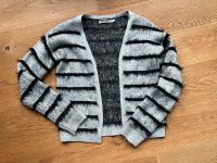 Strickjacke von Garcia Jeans grau/schwarz Größe 152/158 Kreis Pinneberg - Klein Nordende Vorschau