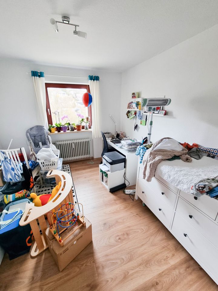 Geräumige 4-Zimmer Wohnung mit Balkon und Garage in Coburg