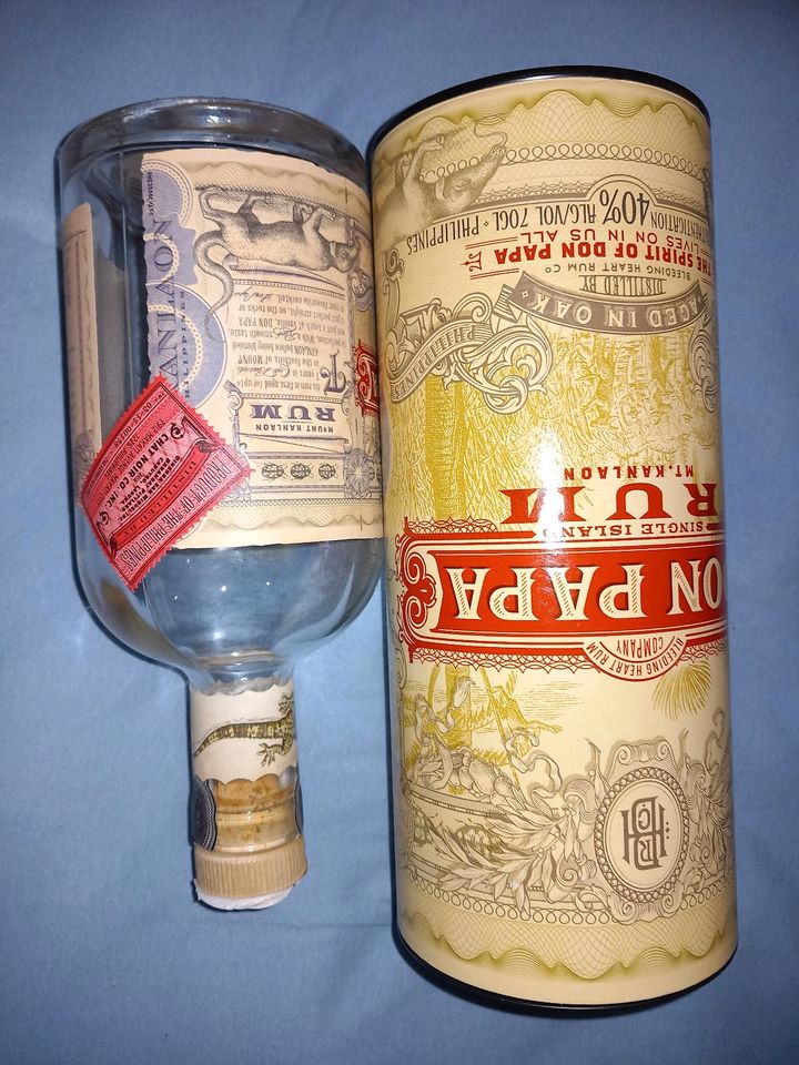 Leer Flasche DON PAPA RUM in Geschenkbox in Baunatal