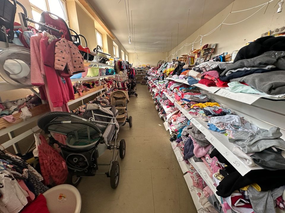 HEUTE MIT TERMIN KINDER SECONDHAND GROSSE AUSWAHL in Bünde