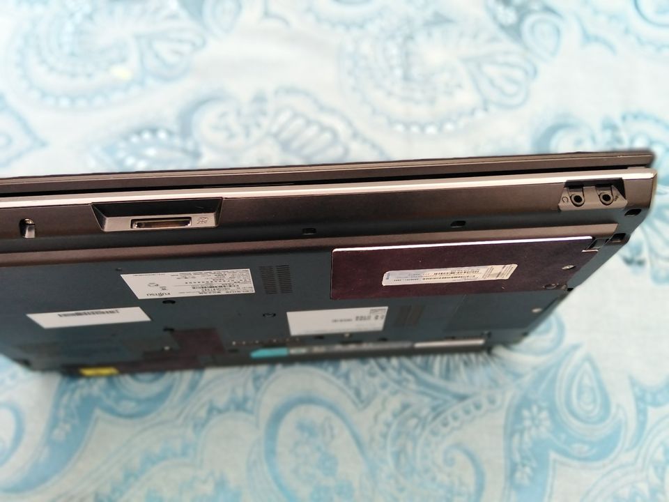 Fujitsu Celsius H720 Laptop 15,6 Full HD Intel i7 16GB RAM 500GB in Mannheim