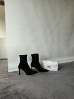 ZARA Stiefeletten mit Spitze Schwarz + ZARA Beutel Wandsbek - Hamburg Jenfeld Vorschau