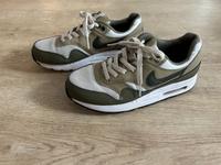 Nike Air Max Größe 38 Sneaker Turnschuhe Sneakers Schuhe Khaki gr Niedersachsen - Bruchhausen-Vilsen Vorschau